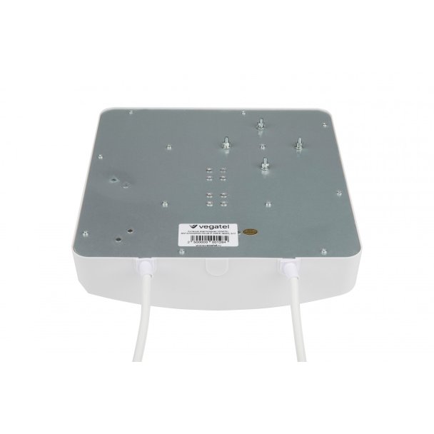 Антенна всепогодная VEGATEL ANT-1700-2700-PO-15 (F - CRC9, MIMO, 5м)